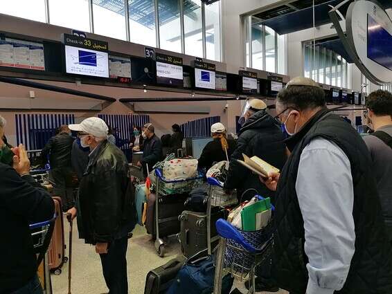 הישראלים בדרכם לישראל // צילום: בר פארן